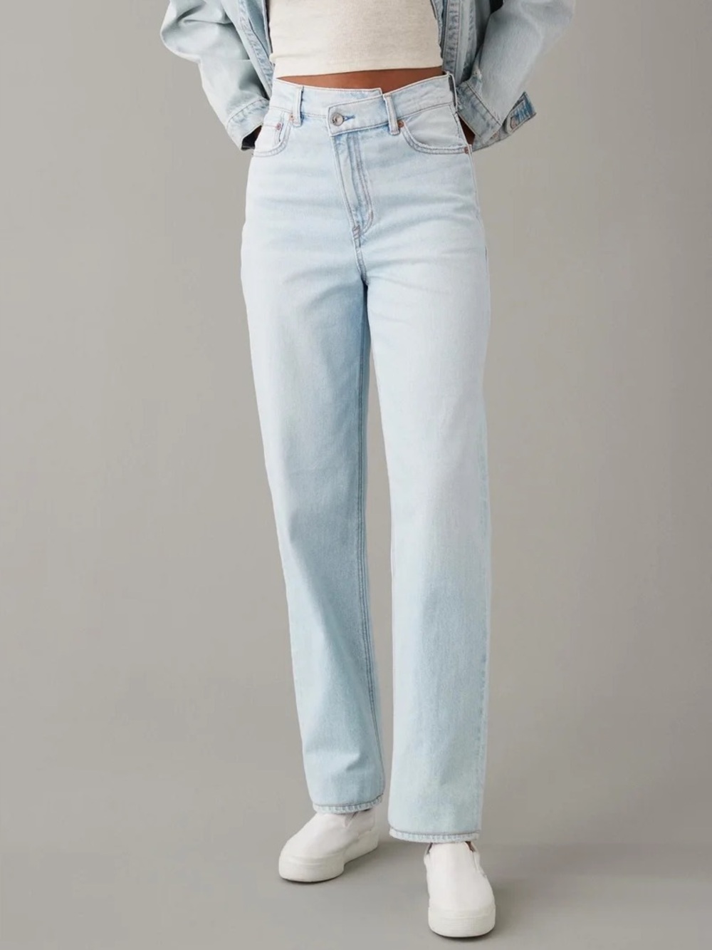American Eagle AE Strigid Super High-Waisted Crossover Baggy Straight Jean 14